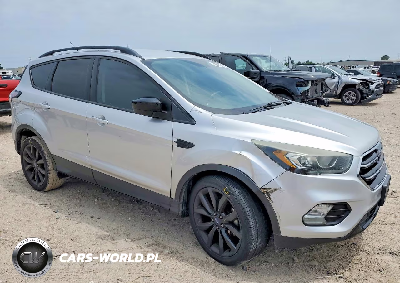 2017 Ford Escape Se VIN:1FMCU0GD6HUC34010 - 4