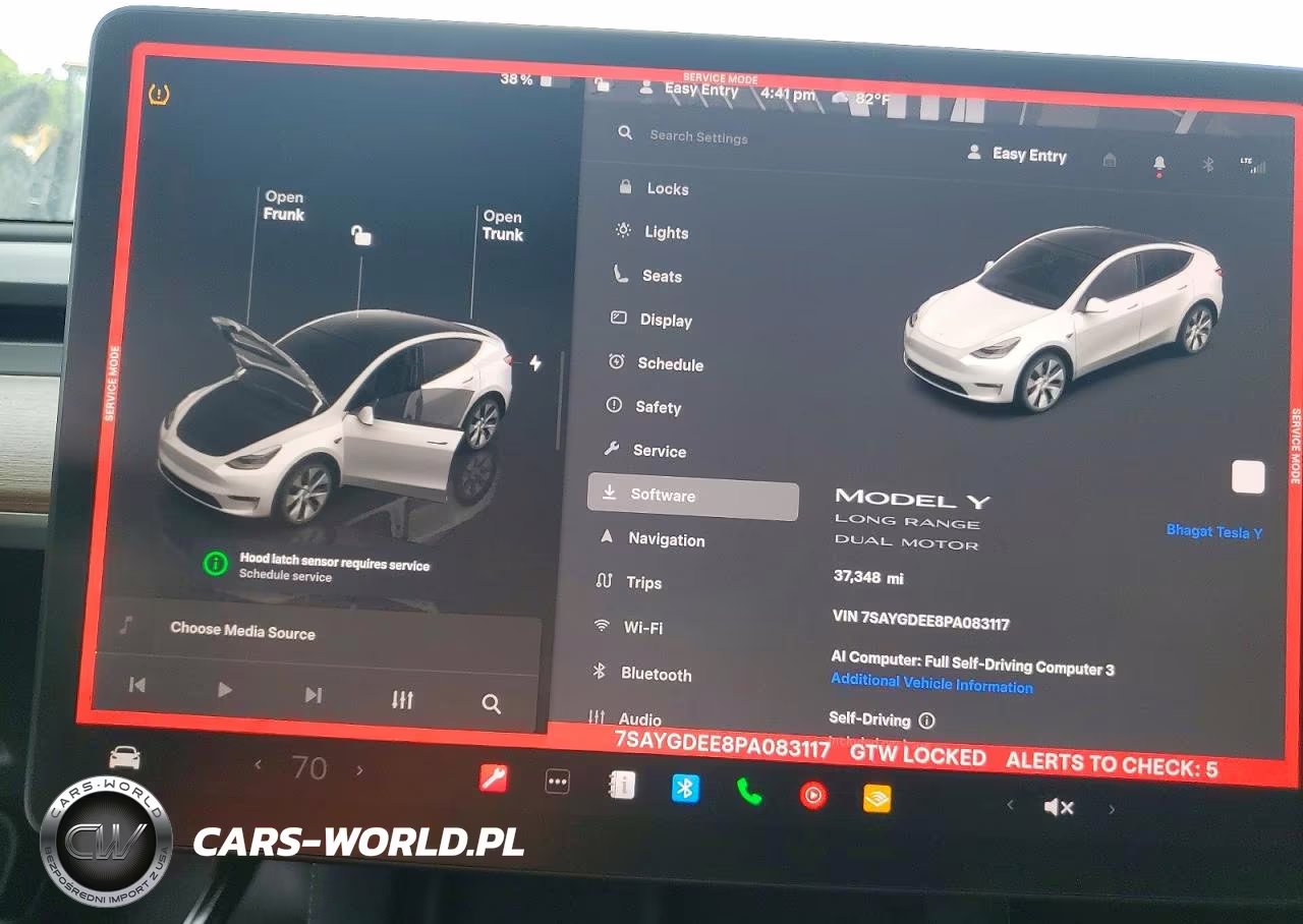 2023 Tesla Model Y VIN:7SAYGDEE8PA083117 - 9