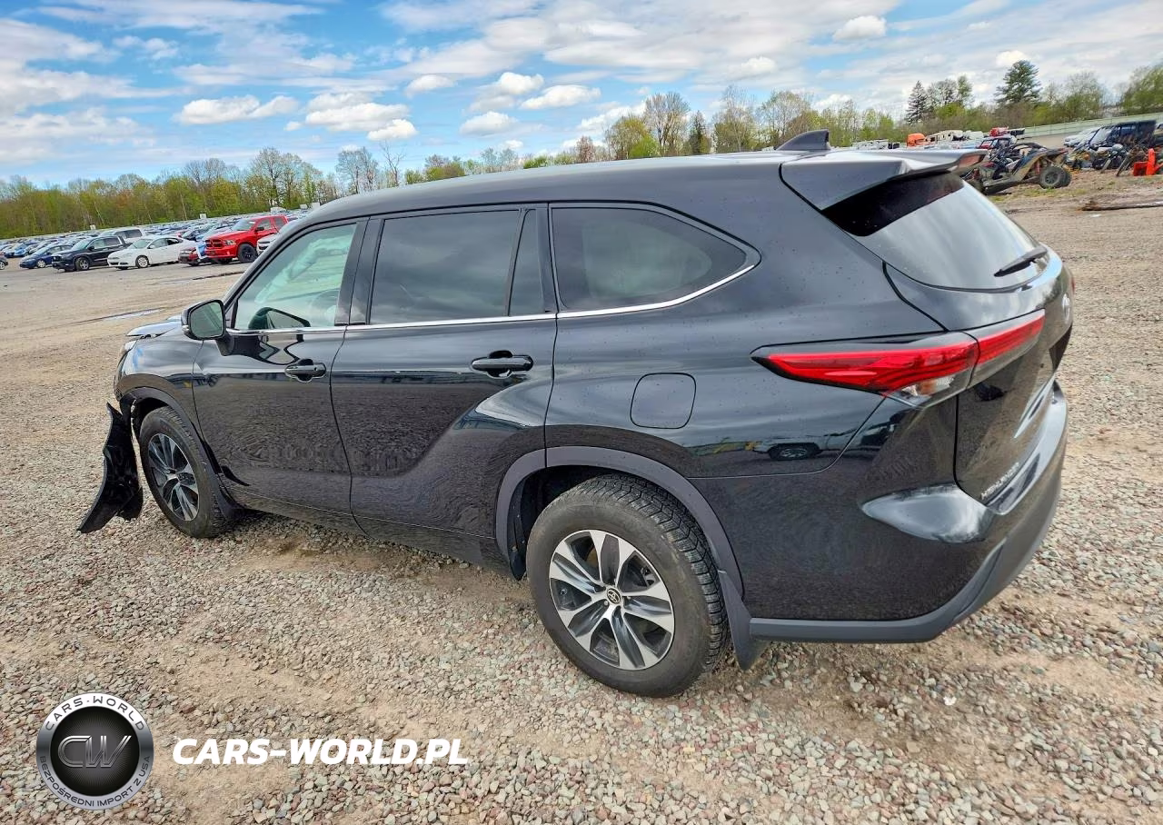 2021 Toyota Highlander Xle VIN:5TDHZRBH8MS118249 - 2