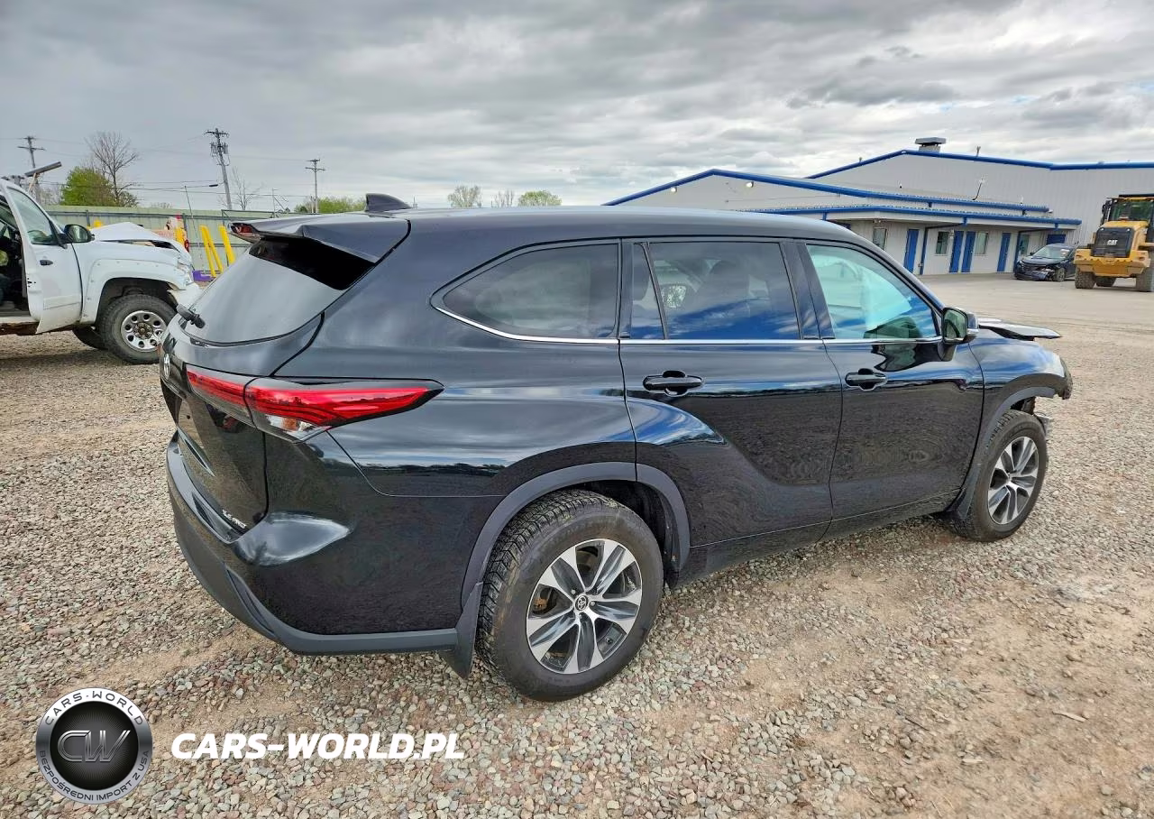 2021 Toyota Highlander Xle VIN:5TDHZRBH8MS118249 - 3