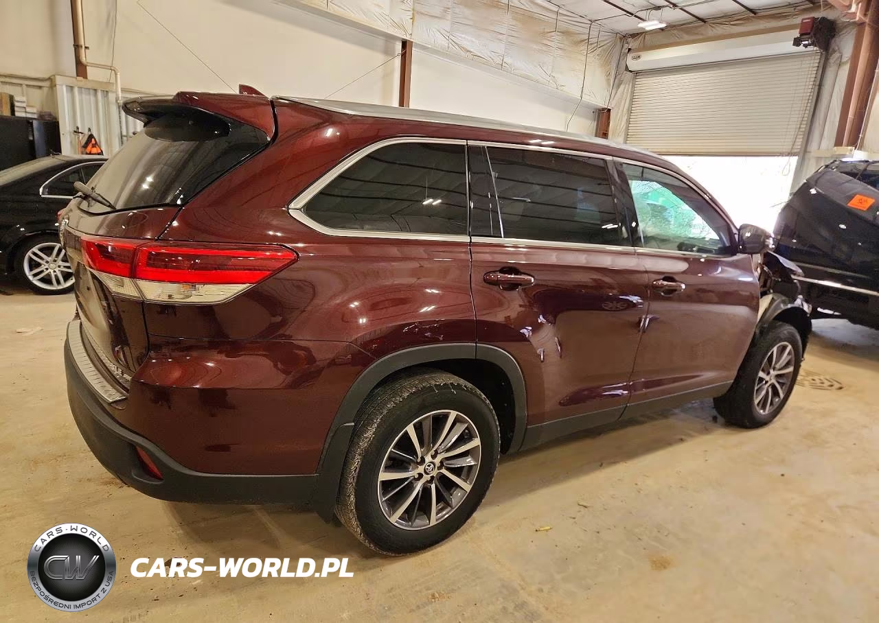 2019 Toyota Highlander Xle VIN:5TDJZRFH5KS712094 - 3