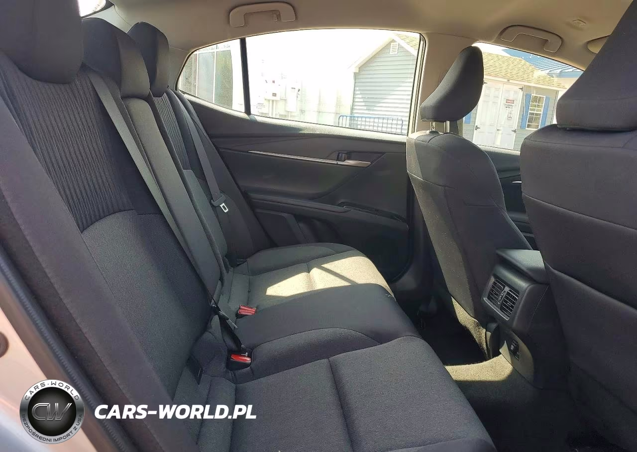 2025 Toyota Camry Le VIN:4T1DAACK1SU156993 - 10