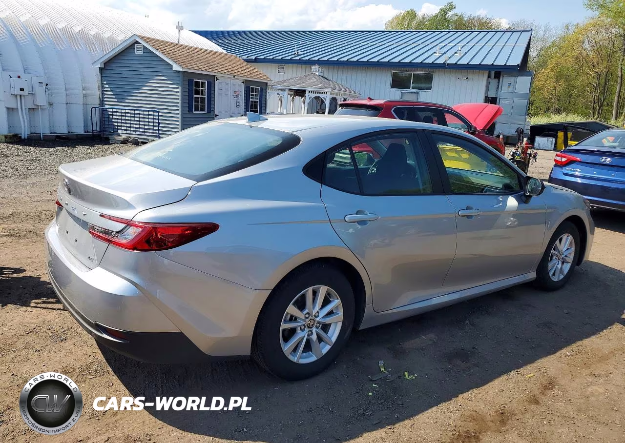 2025 Toyota Camry Le VIN:4T1DAACK1SU156993 - 3