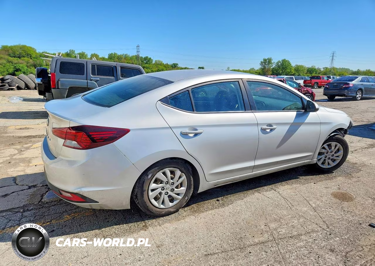 2019 Hyundai Elantra Se VIN:5NPD74LF3KH433323 - 3