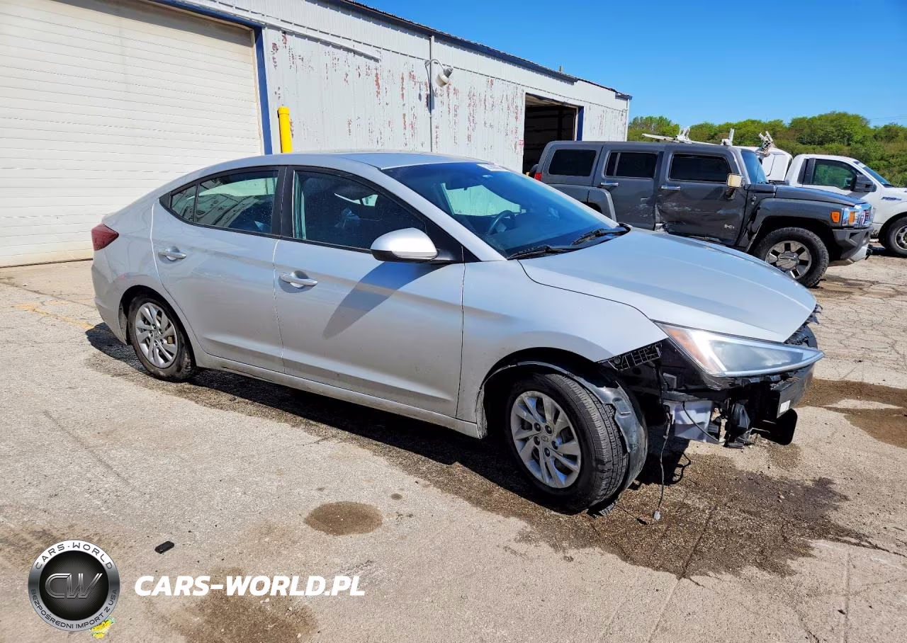 2019 Hyundai Elantra Se VIN:5NPD74LF3KH433323 - 4