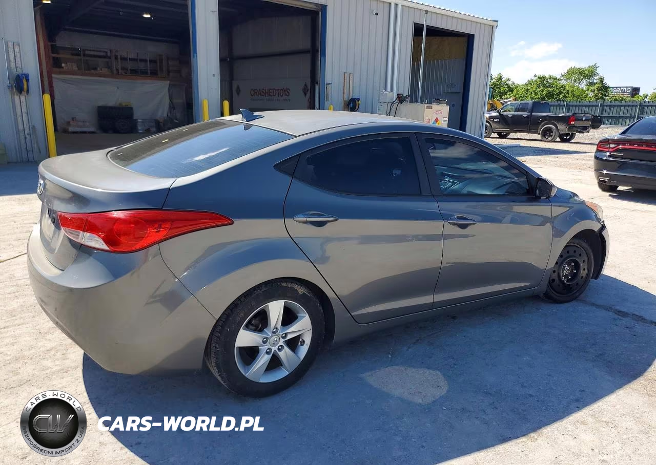 2013 Hyundai Elantra Gls VIN:5NPDH4AE1DH365145 - 3