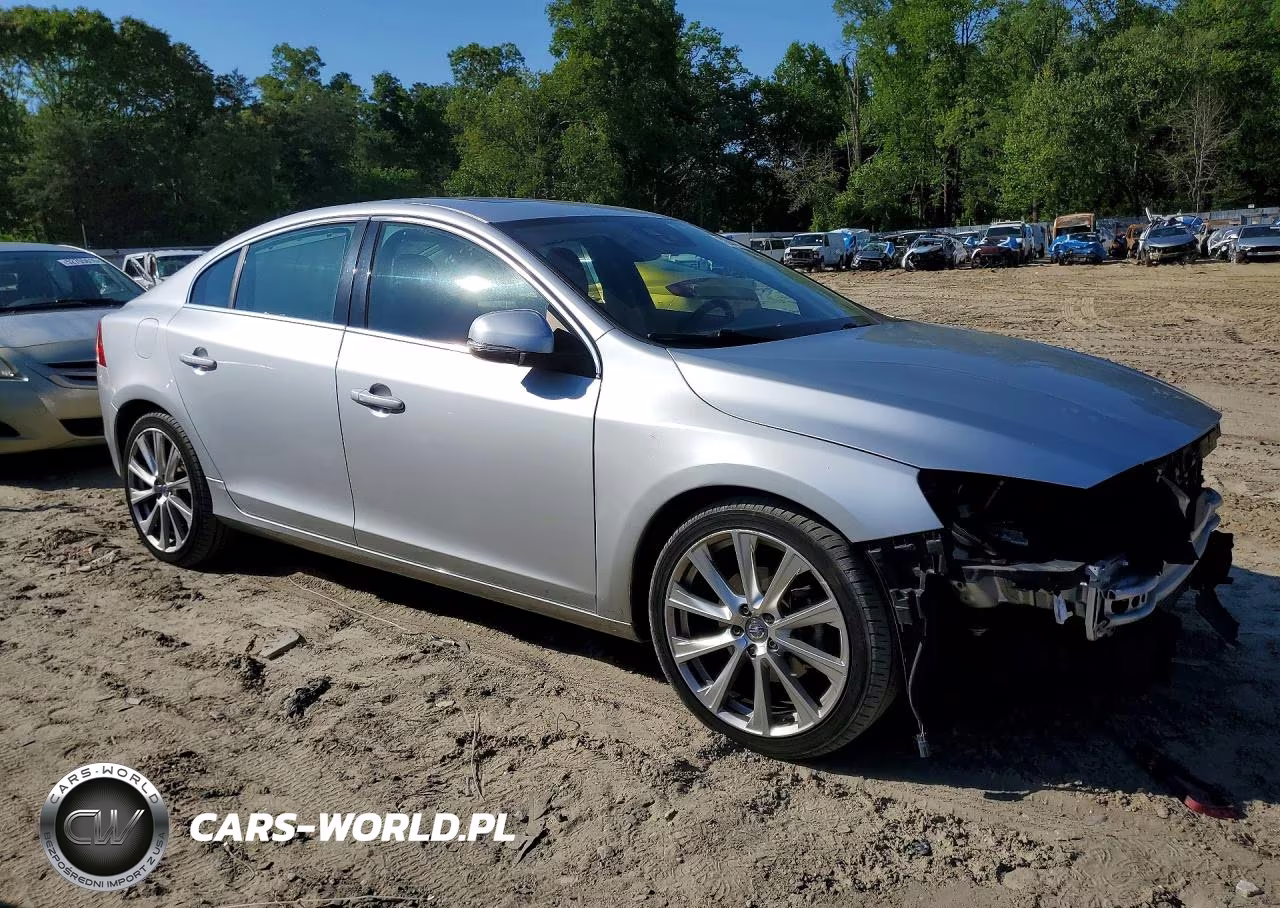 2016 Volvo S60 Platinum VIN:LYV402FM3GB100498 - 4