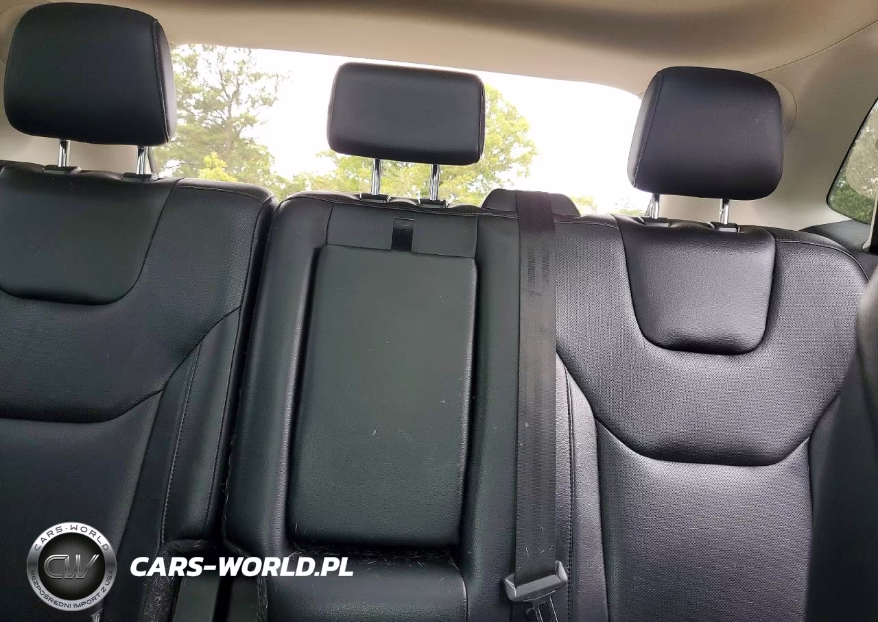 2019 Ford Edge Titanium VIN:2FMPK3K99KBC05593 - 10