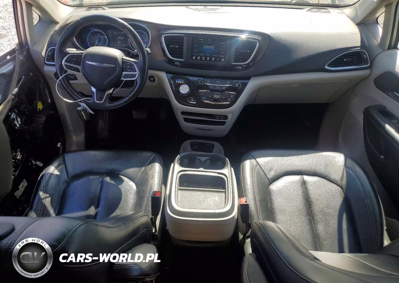 2018 Chrysler Pacifica Touring L VIN:2C4RC1BG9JR322738 - 8