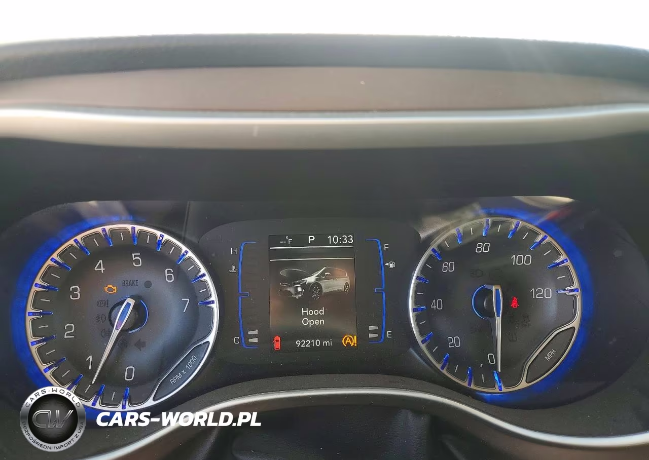 2018 Chrysler Pacifica Touring L VIN:2C4RC1BG9JR322738 - 9
