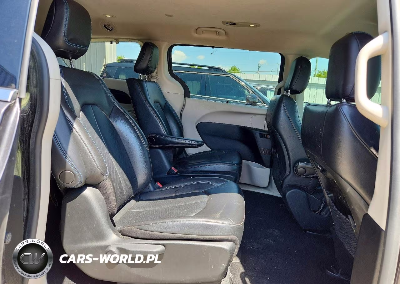 2021 Chrysler Pacifica Hybrid Touring L VIN:2C4RC1L73MR585861 - 11