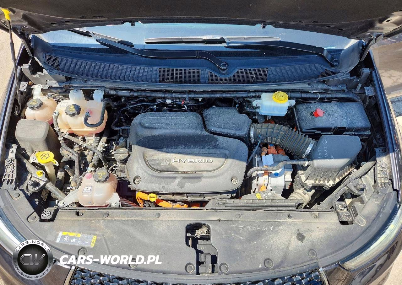 2021 Chrysler Pacifica Hybrid Touring L VIN:2C4RC1L73MR585861 - 12