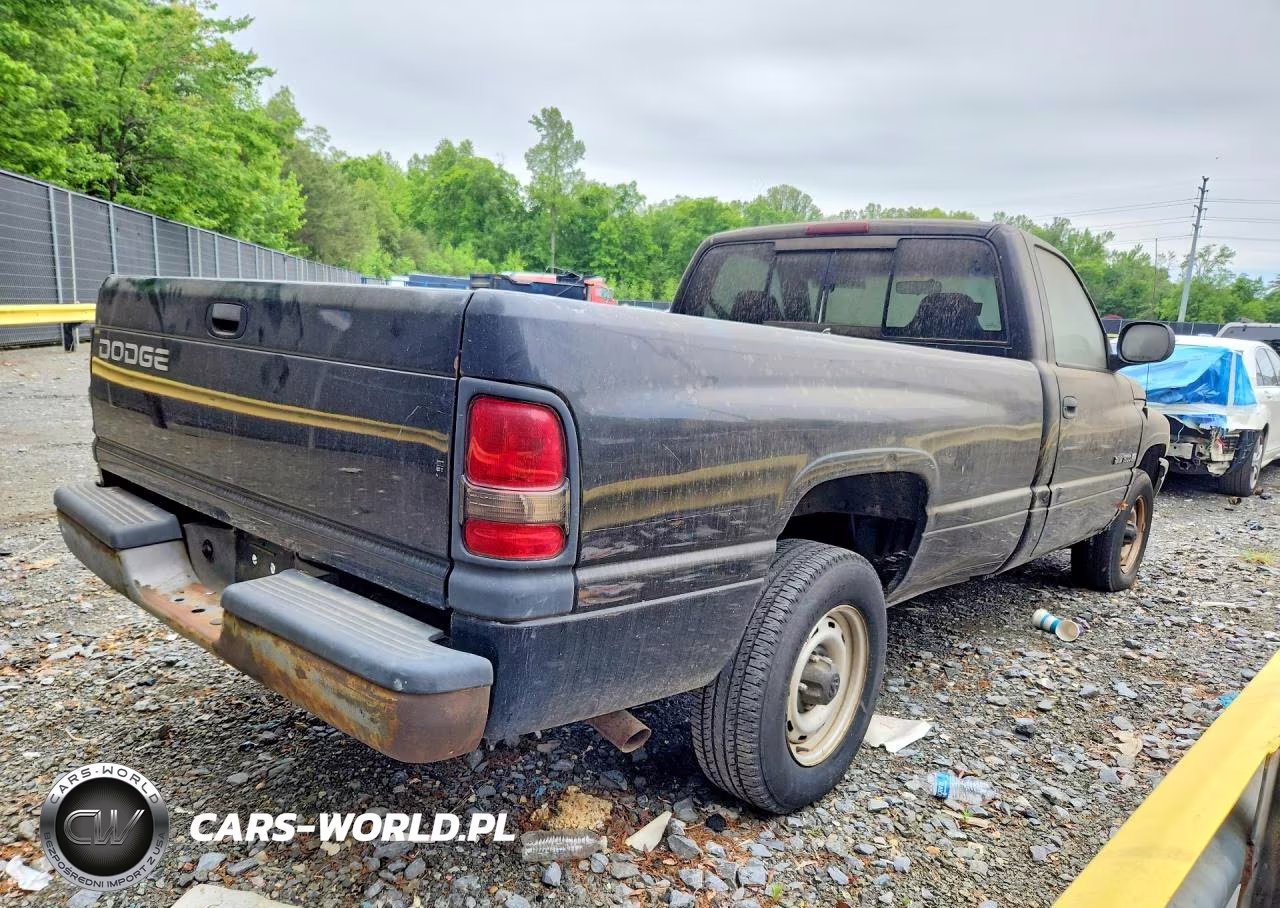2000 Dodge Ram 1500 VIN:1B7HC16X3YS509584 - 3