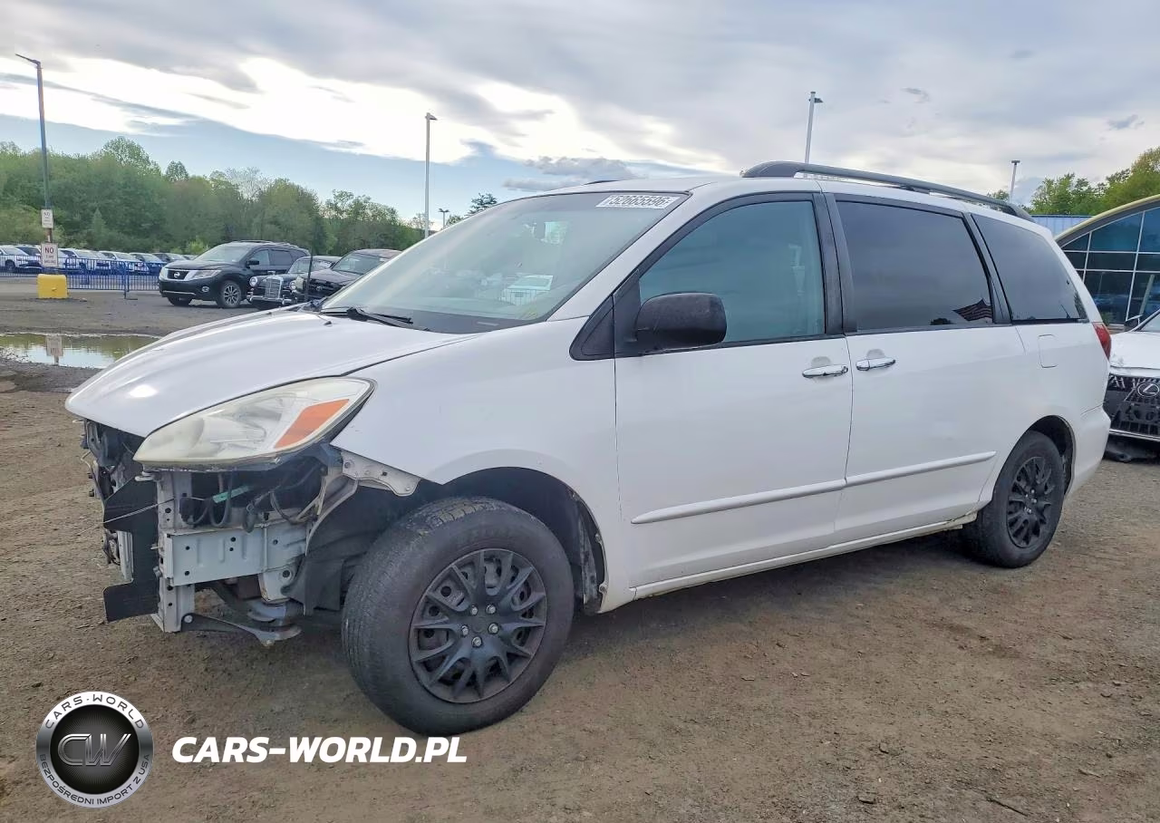 2005 Toyota Sienna Le 8 Passenger