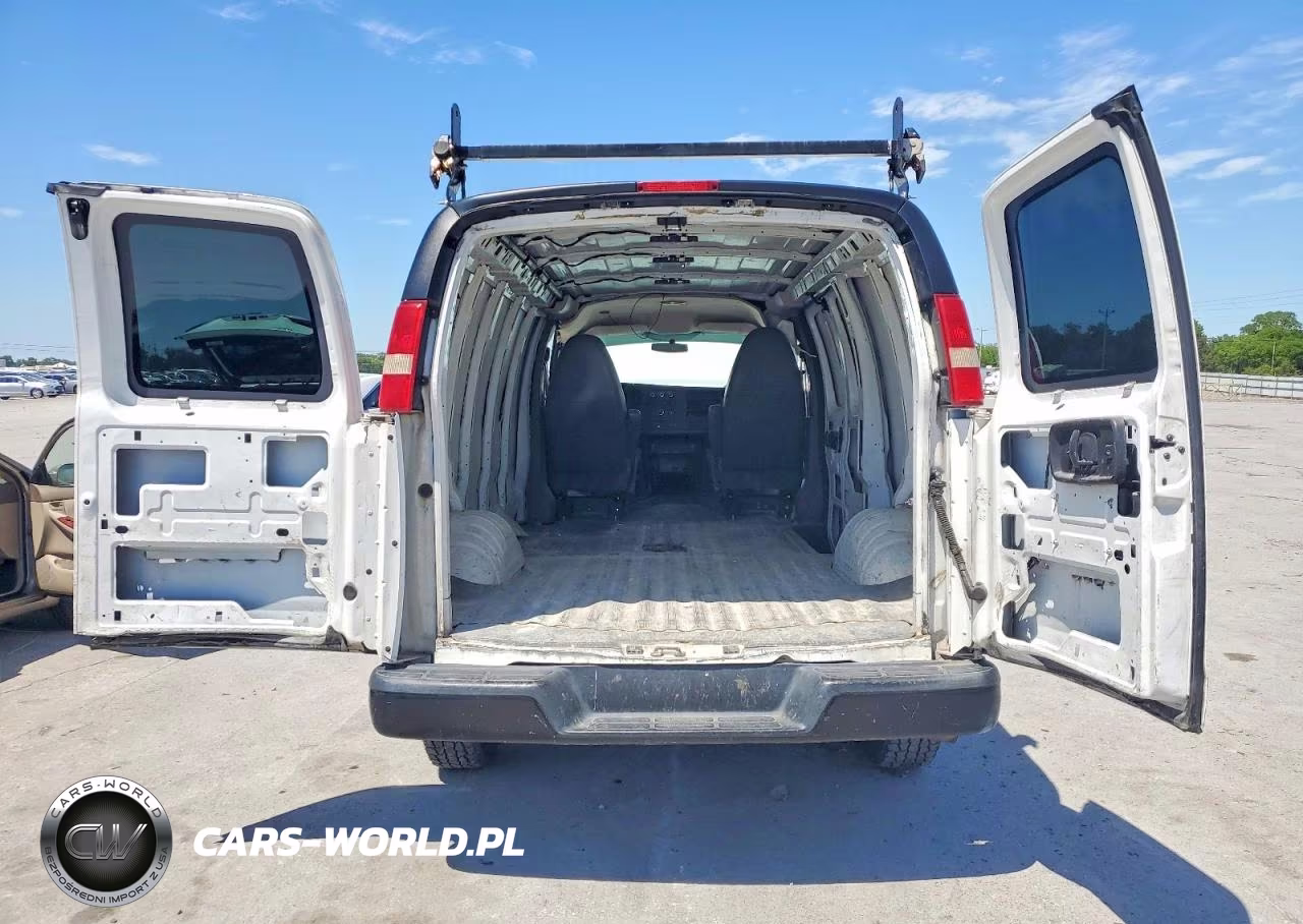 2015 Chevrolet Express 2500 Cargo Delivery Van VIN:1GCWGFFF3F1107082 - 10