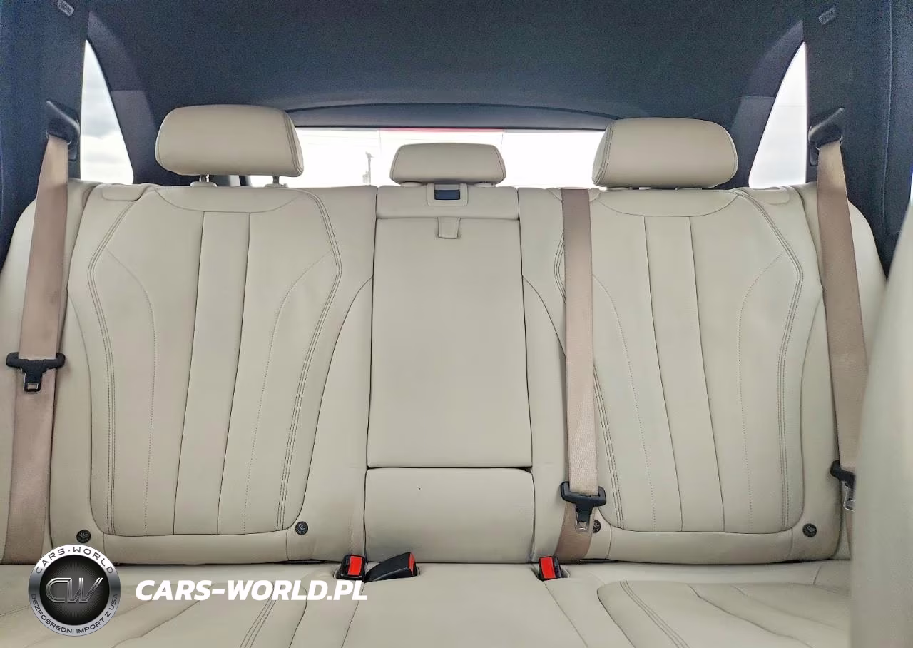 2018 BMW X5 xDrive35I VIN:5UXKR0C55J0X83824 - 10