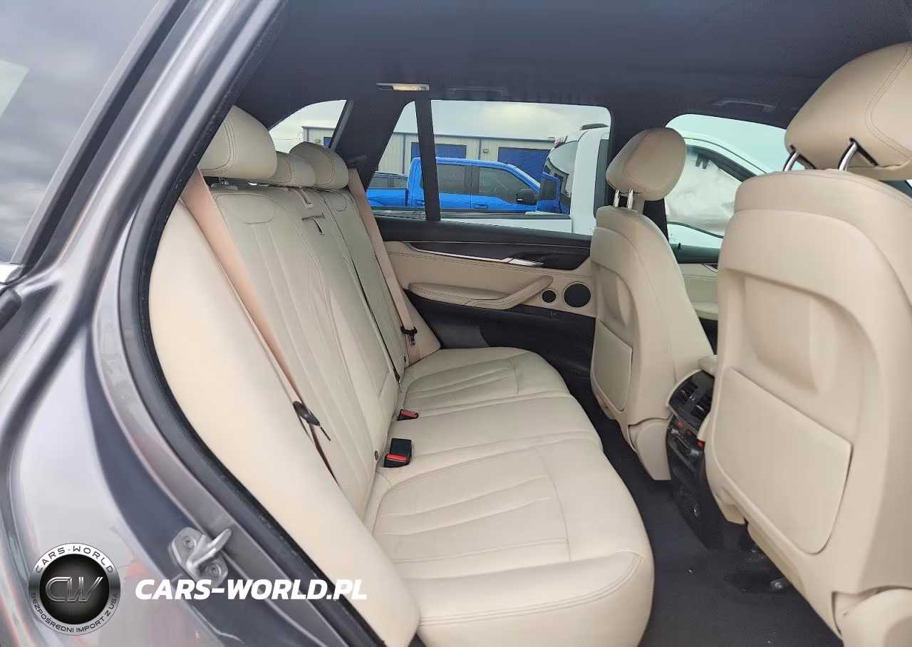 2018 BMW X5 xDrive35I VIN:5UXKR0C55J0X83824 - 11