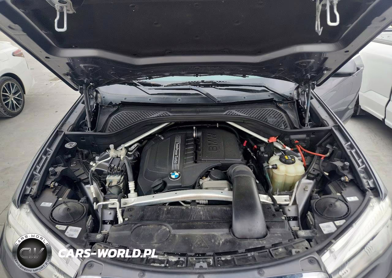 2018 BMW X5 xDrive35I VIN:5UXKR0C55J0X83824 - 12
