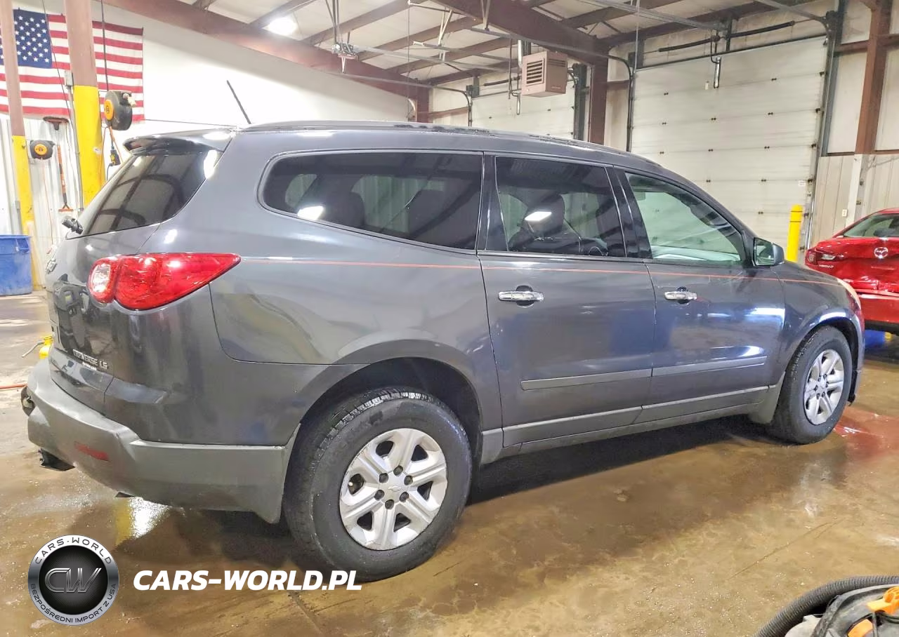 2012 Chevrolet Traverse Ls VIN:1GNKRFED7CJ408742 - 3