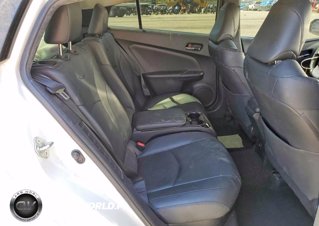 2018 Toyota Prius Prime Premium VIN:JTDKARFP4J3068641 - 10