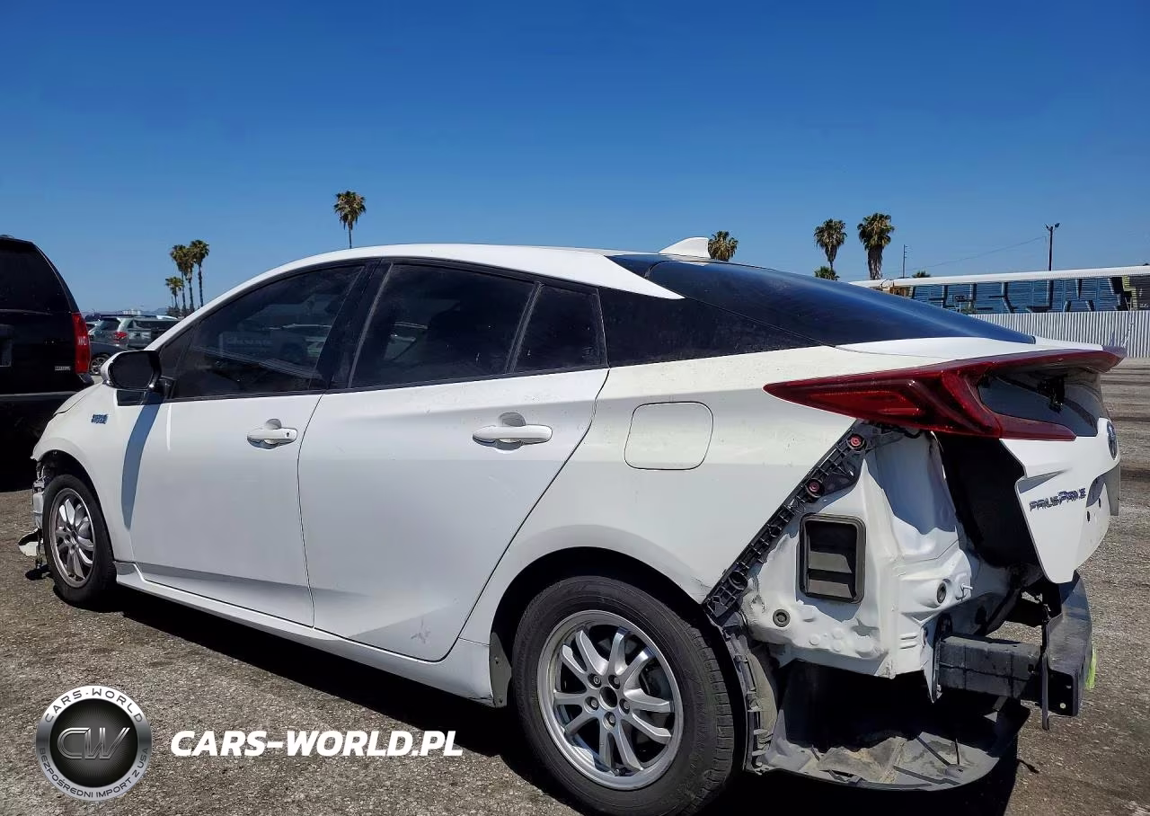 2018 Toyota Prius Prime Premium VIN:JTDKARFP4J3068641 - 2