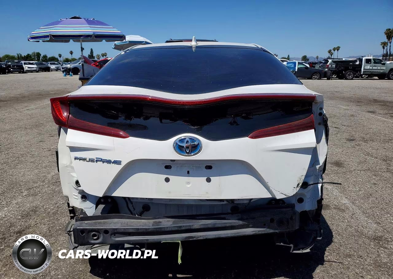 2018 Toyota Prius Prime Premium VIN:JTDKARFP4J3068641 - 6