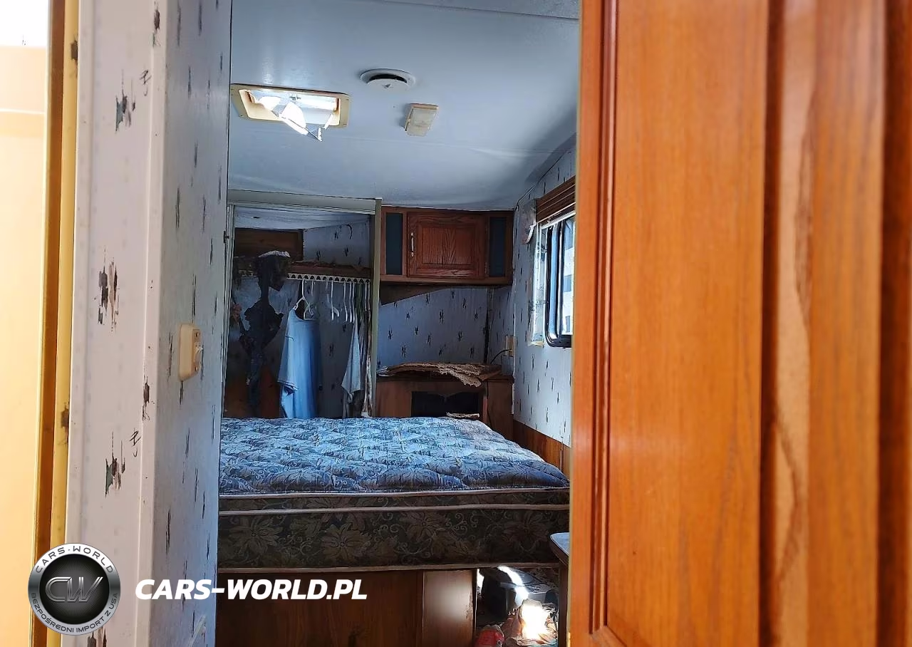 1997 Dutchmen Nomad Camper VIN:1SN300R24VF000596 - 5