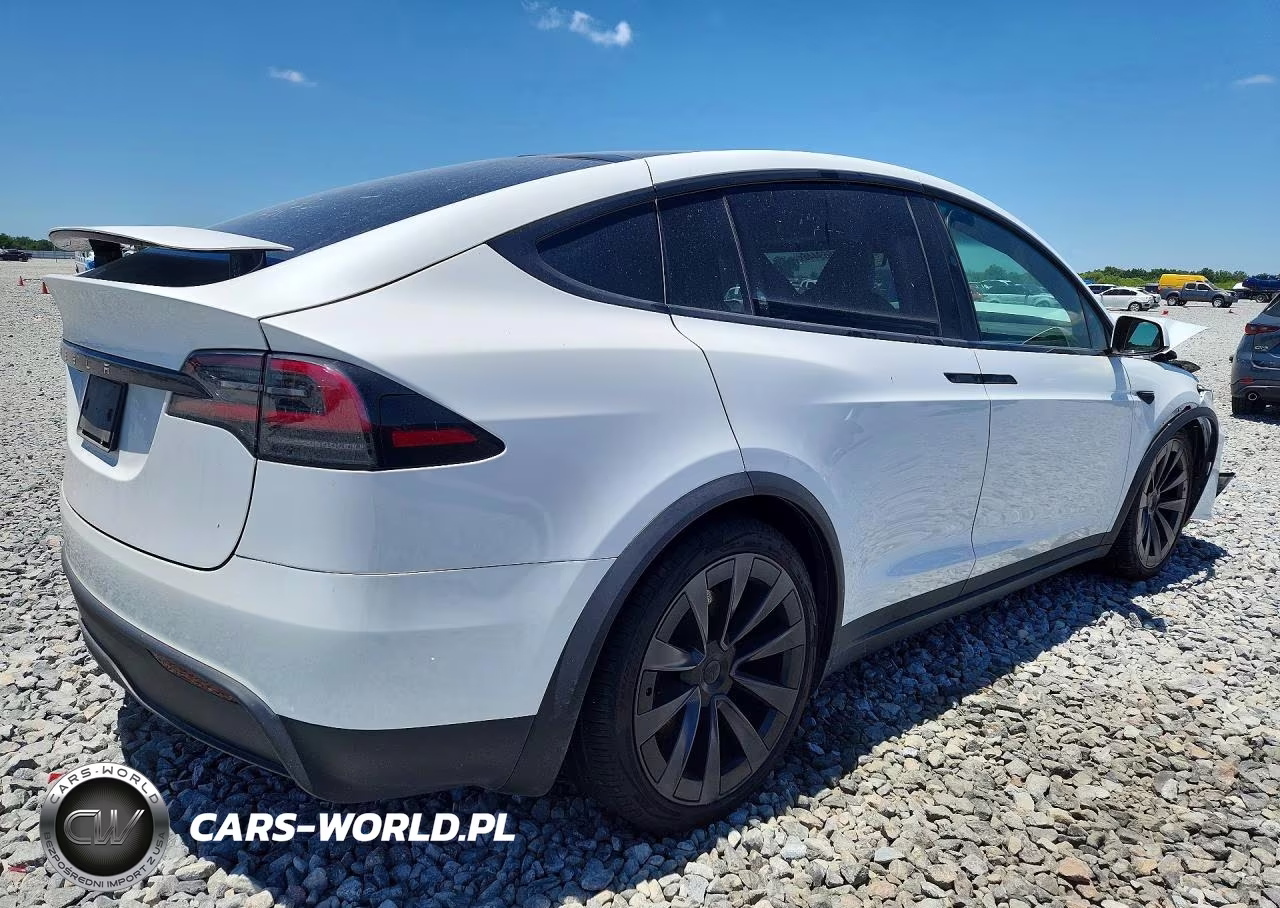 2023 Tesla Model X VIN:7SAXCBE57PF404238 - 3