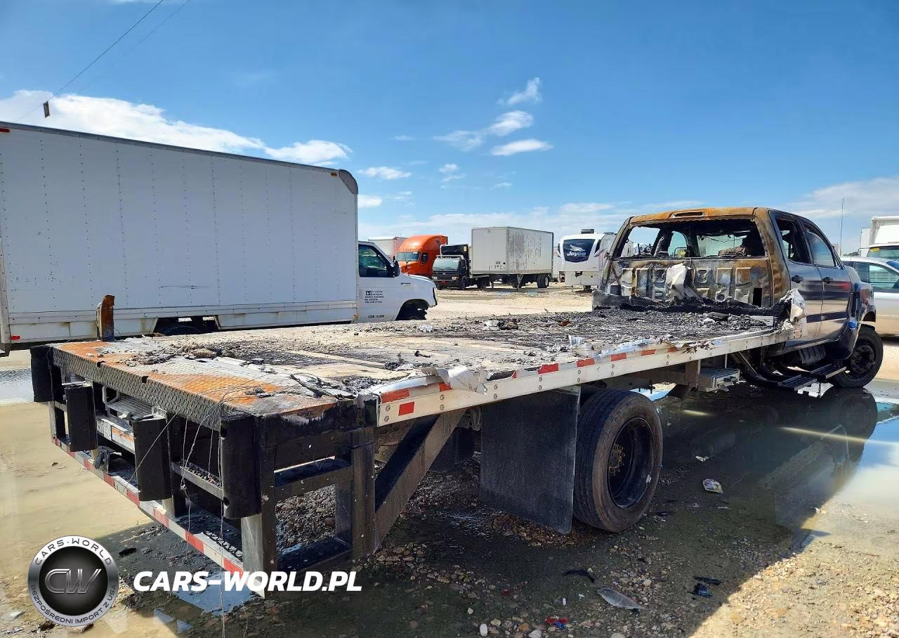 2022 Chevrolet Silverado Medium Duty VIN:1HTKHPVK8NH728309 - 3