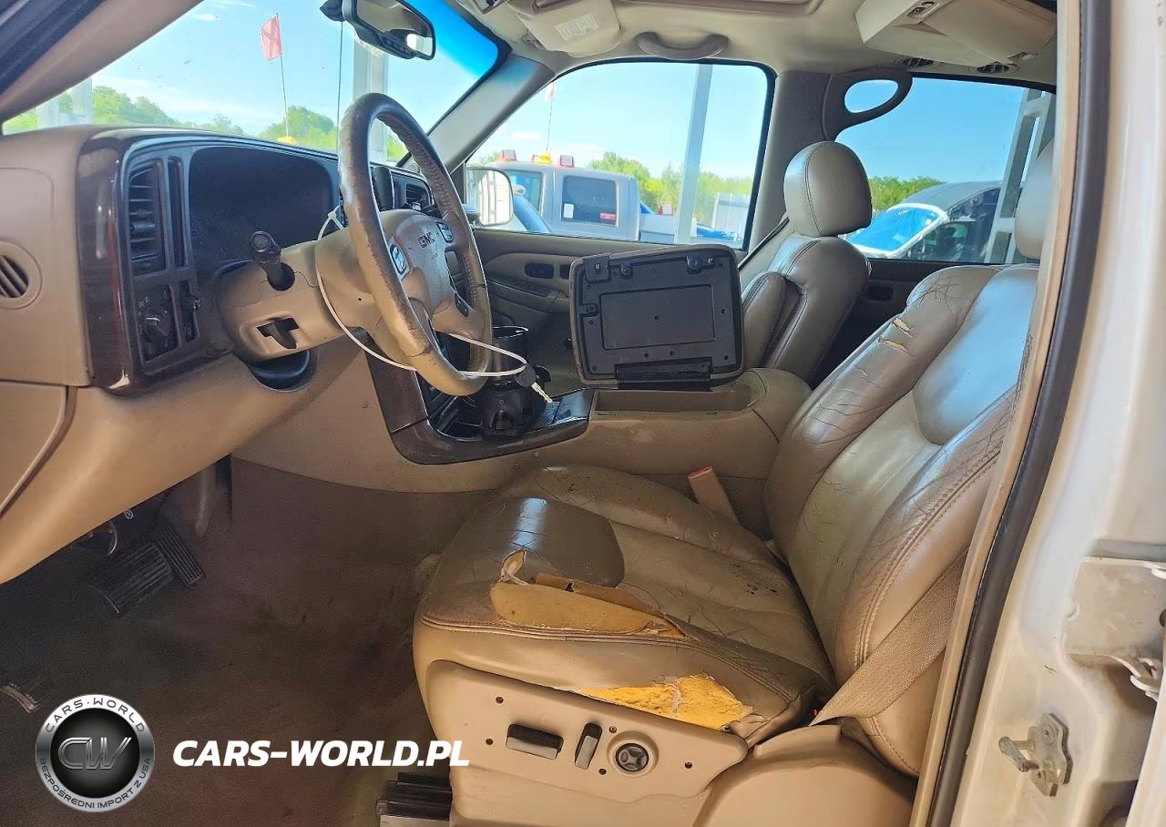 2005 GMC Yukon Denali VIN:1GKEK63U45J117748 - 7