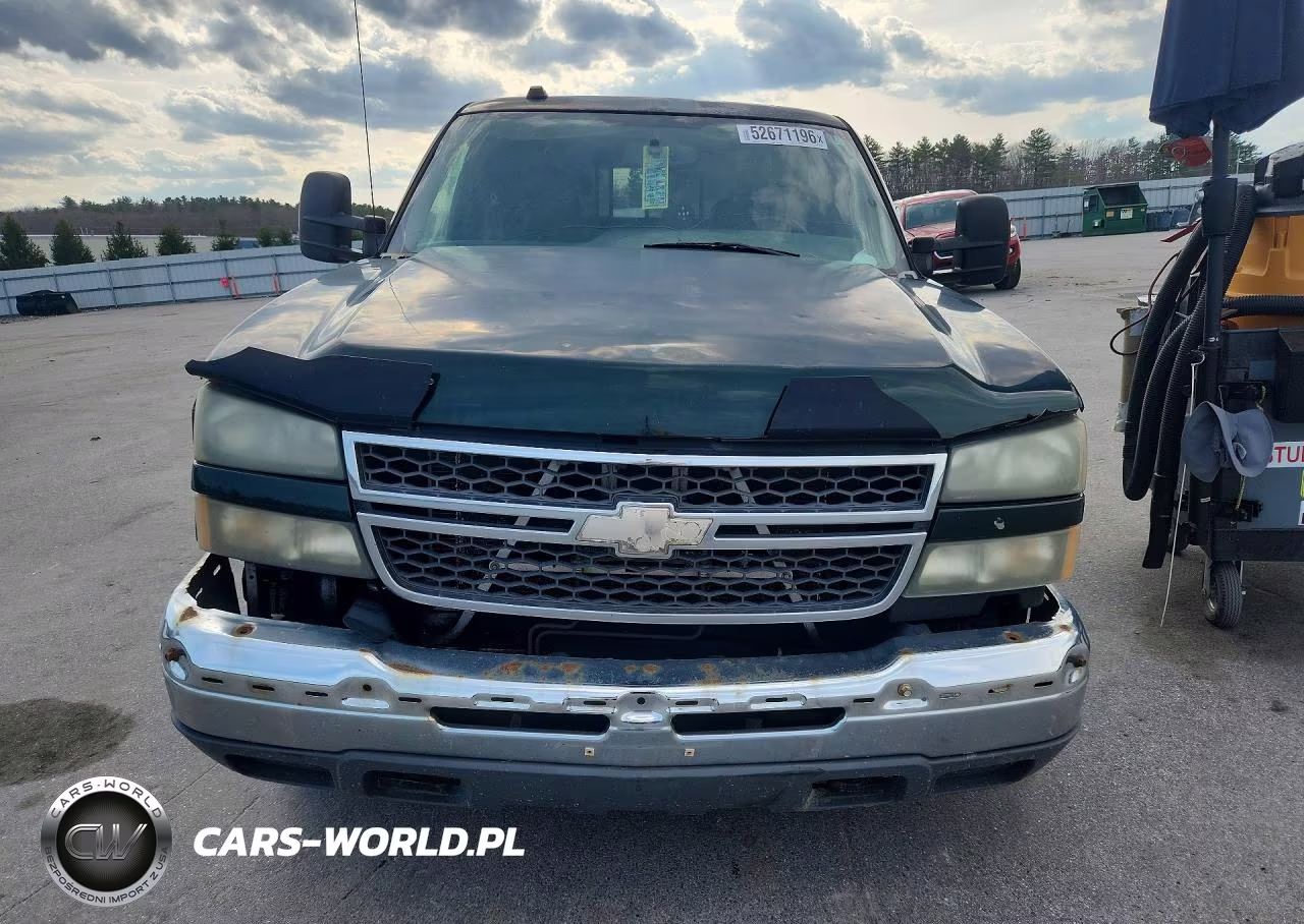 2005 Chevrolet Silverado K2500 Heavy Duty VIN:1GCHK29U35E307963 - 5