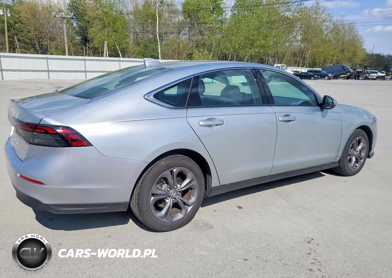 2024 Honda Accord Ex VIN:1HGCY1F3XRA086729 - 3