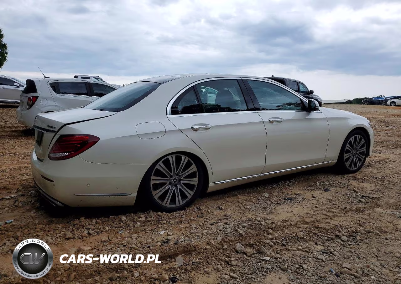 2018 Mercedes-Benz E 300 4Matic VIN:WDDZF4KB4JA463434 - 3