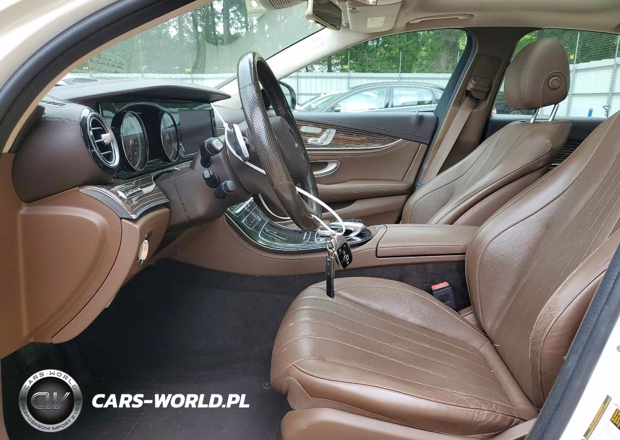 2018 Mercedes-Benz E 300 4Matic VIN:WDDZF4KB4JA463434 - 7
