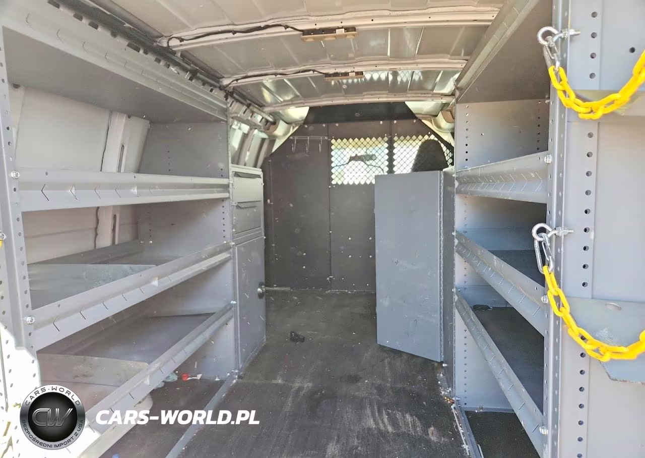 2023 GMC Savana G2500 VIN:1GTW7BFP4P1167214 - 10