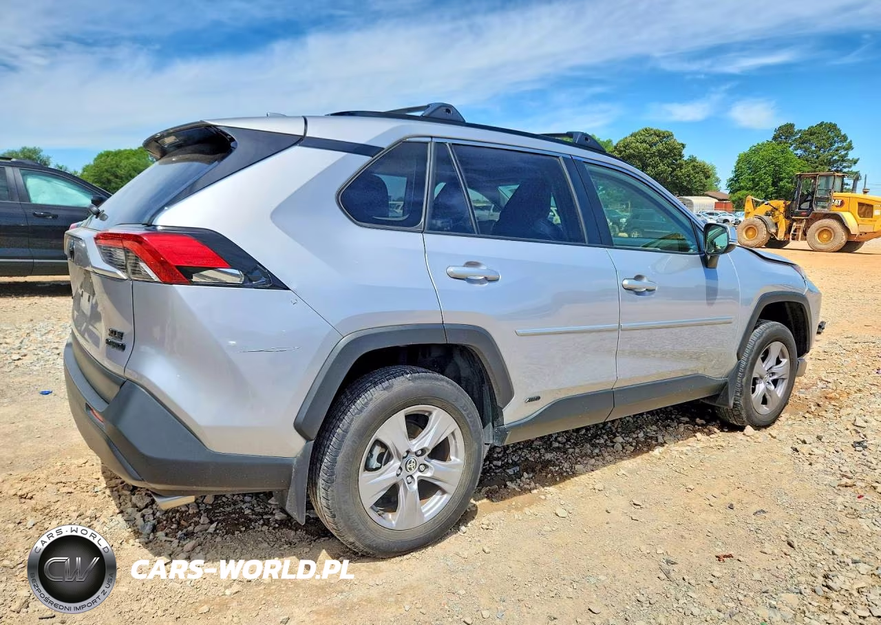 2024 Toyota Rav4 Hybrid Xle VIN:JTMRWRFV3RD237942 - 3