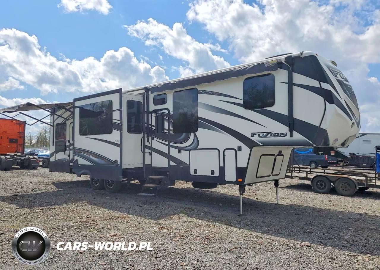 2015 Keystone Fuzion Camper