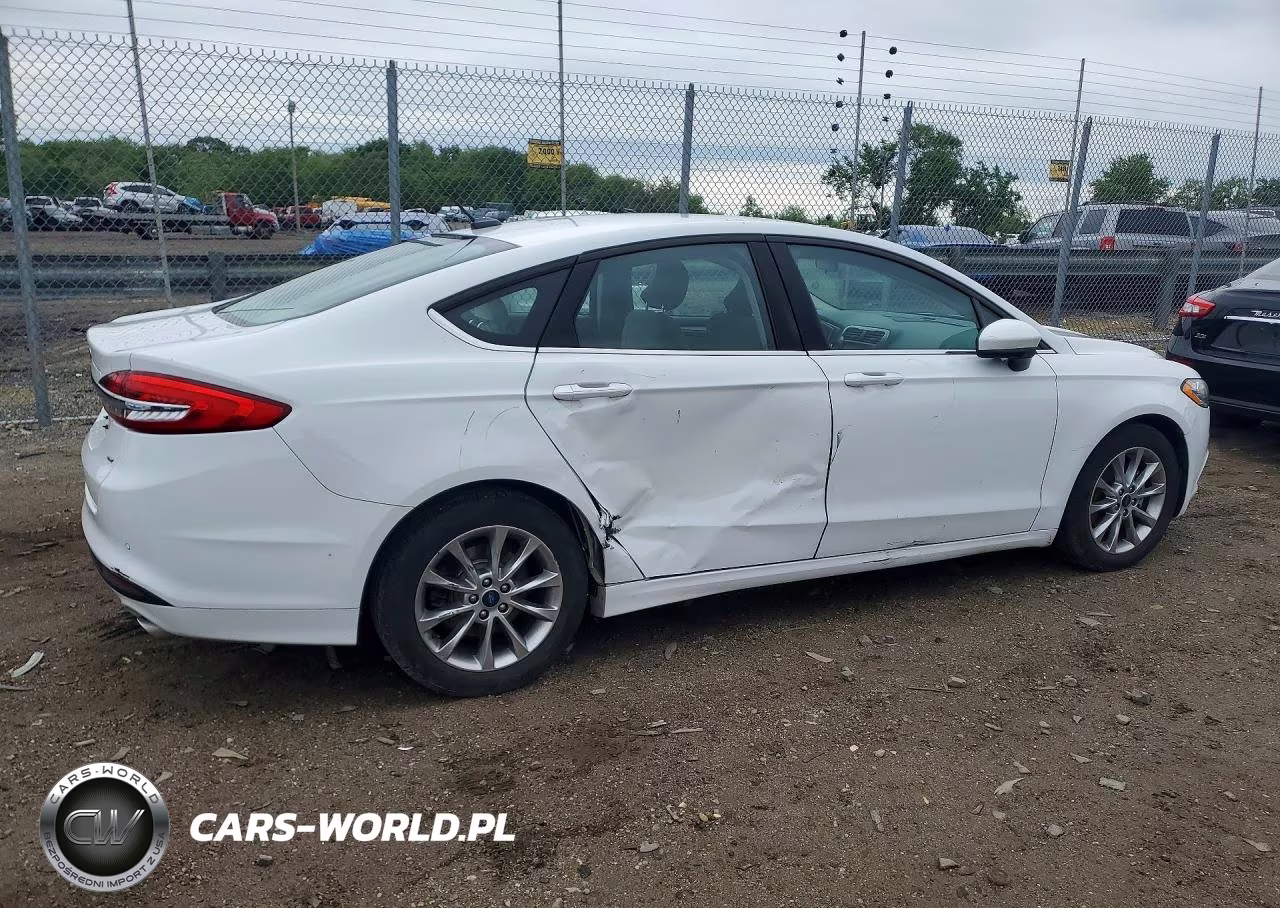 2017 Ford Fusion Se VIN:3FA6P0H7XHR380229 - 3