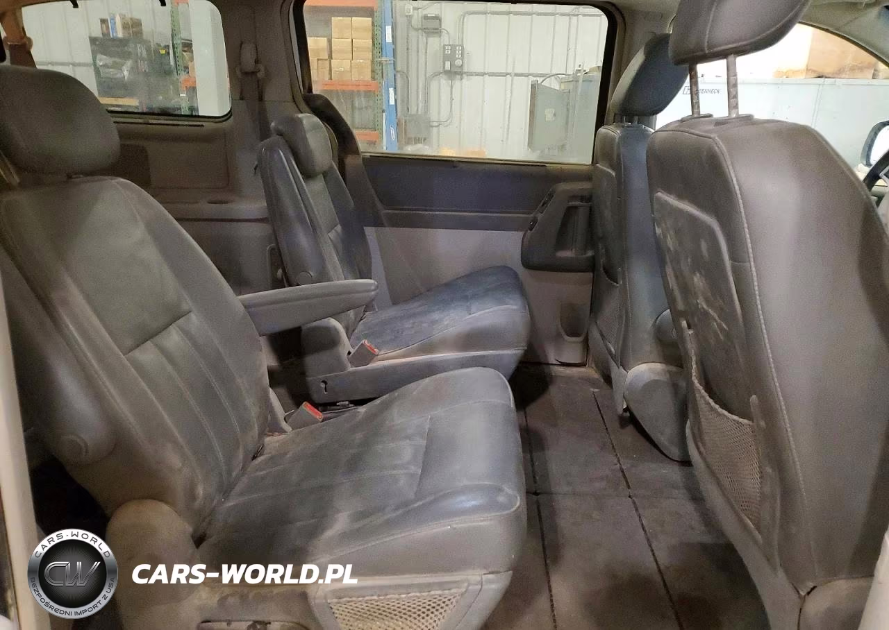 2010 Chrysler Town & Country Touring VIN:2A4RR5D11AR280705 - 11