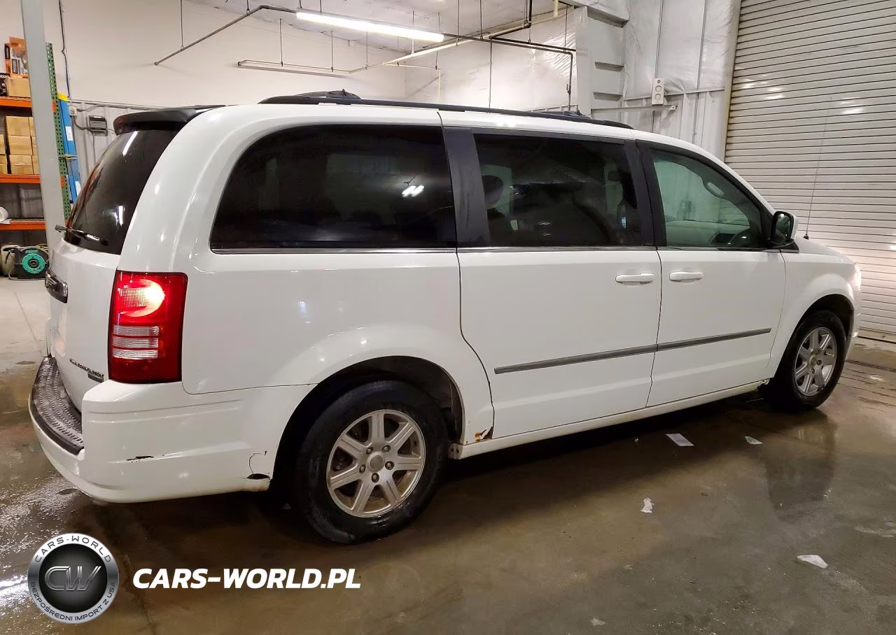 2010 Chrysler Town & Country Touring VIN:2A4RR5D11AR280705 - 3
