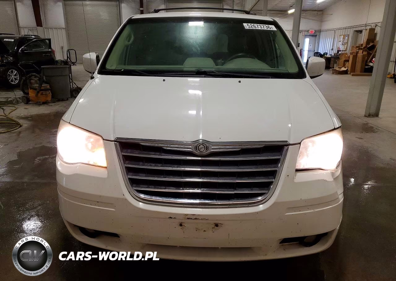 2010 Chrysler Town & Country Touring VIN:2A4RR5D11AR280705 - 5