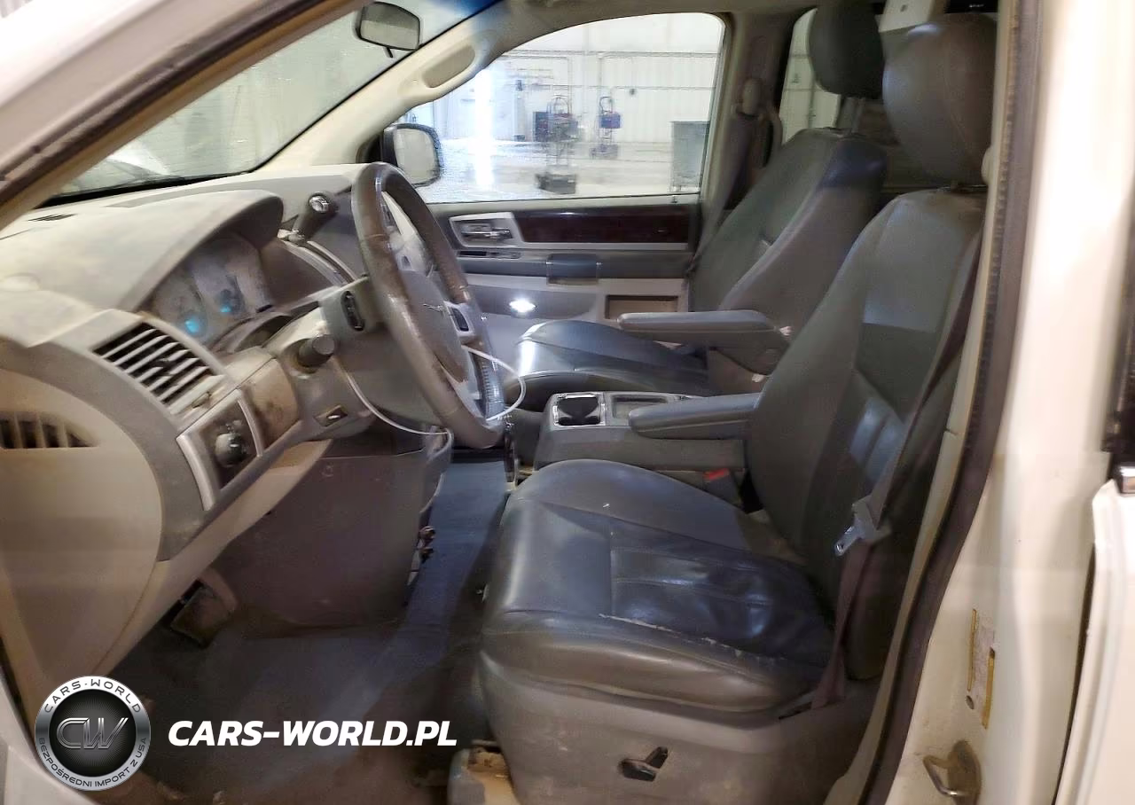 2010 Chrysler Town & Country Touring VIN:2A4RR5D11AR280705 - 7