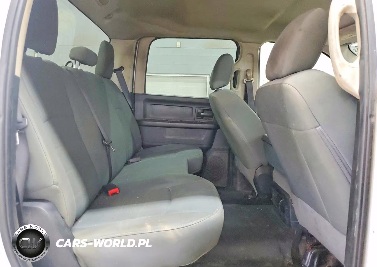 2018 Ram 3500 St VIN:3C63R3GL4JG174100 - 10