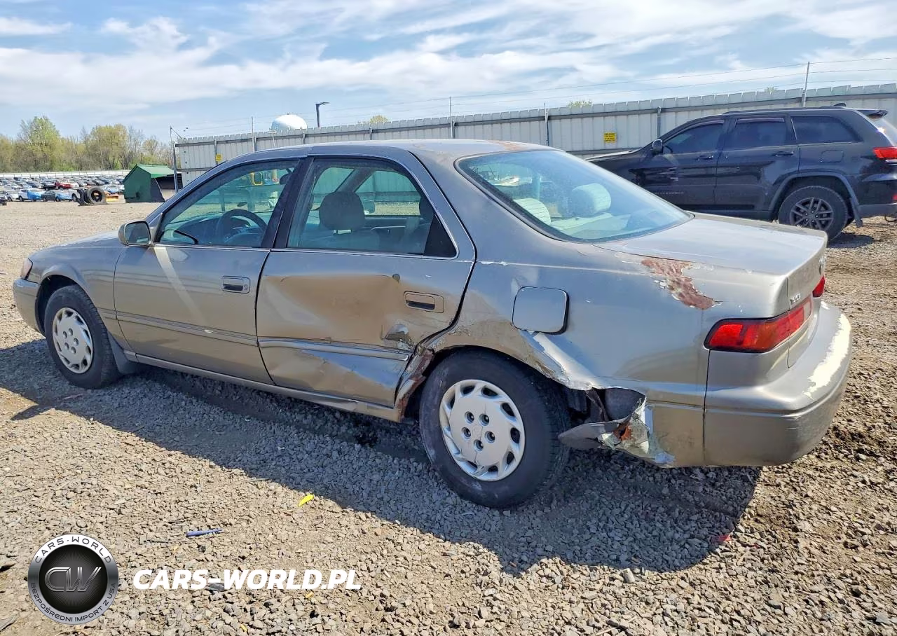 1998 Toyota Camry Le VIN:4T1BG28K7WU270698 - 2
