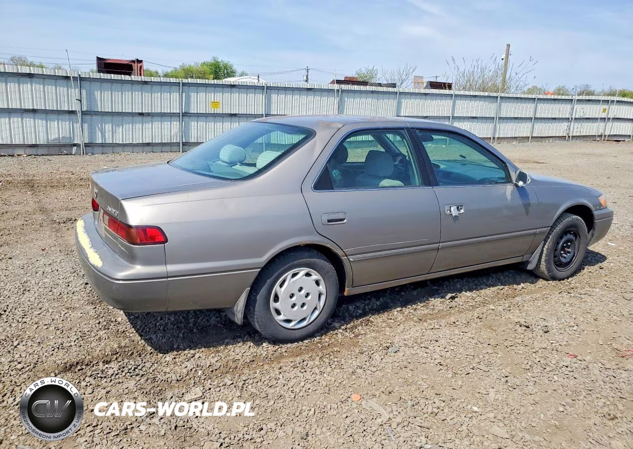 1998 Toyota Camry Le VIN:4T1BG28K7WU270698 - 3