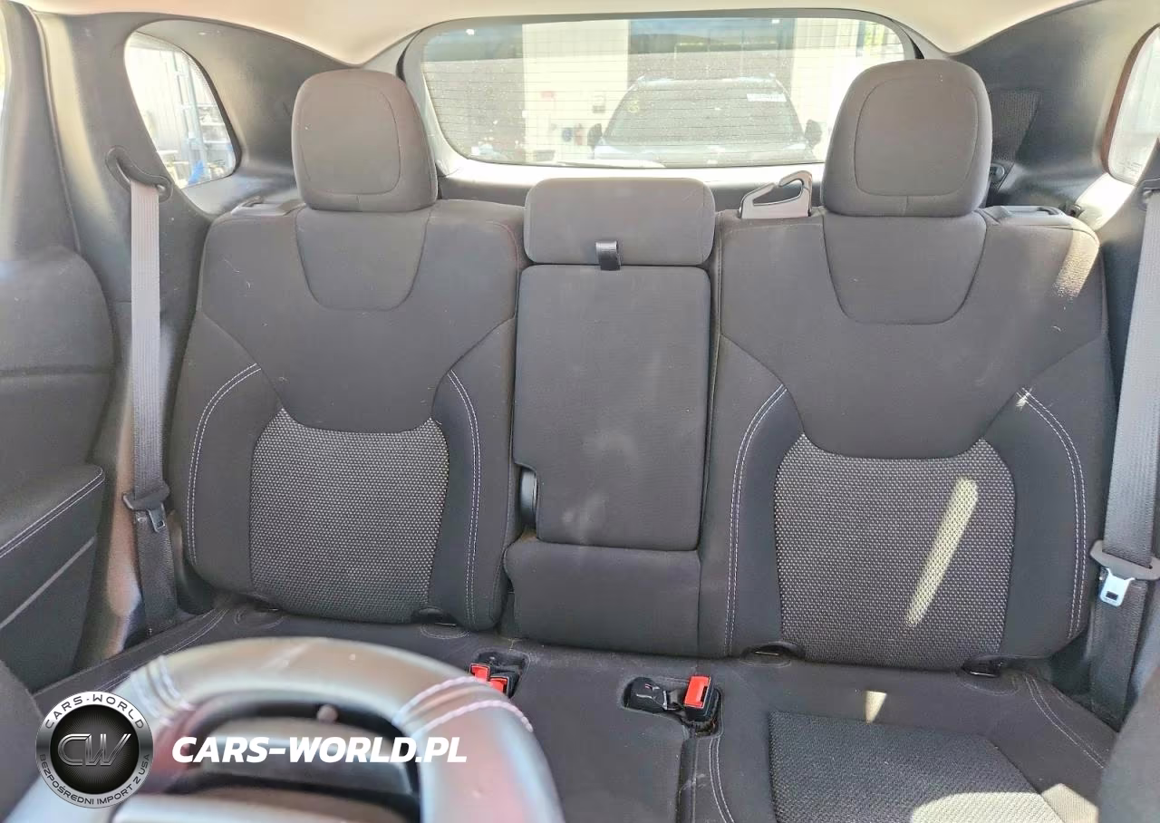 2021 Jeep Cherokee Latitude VIN:1C4PJLCB7MD155542 - 10