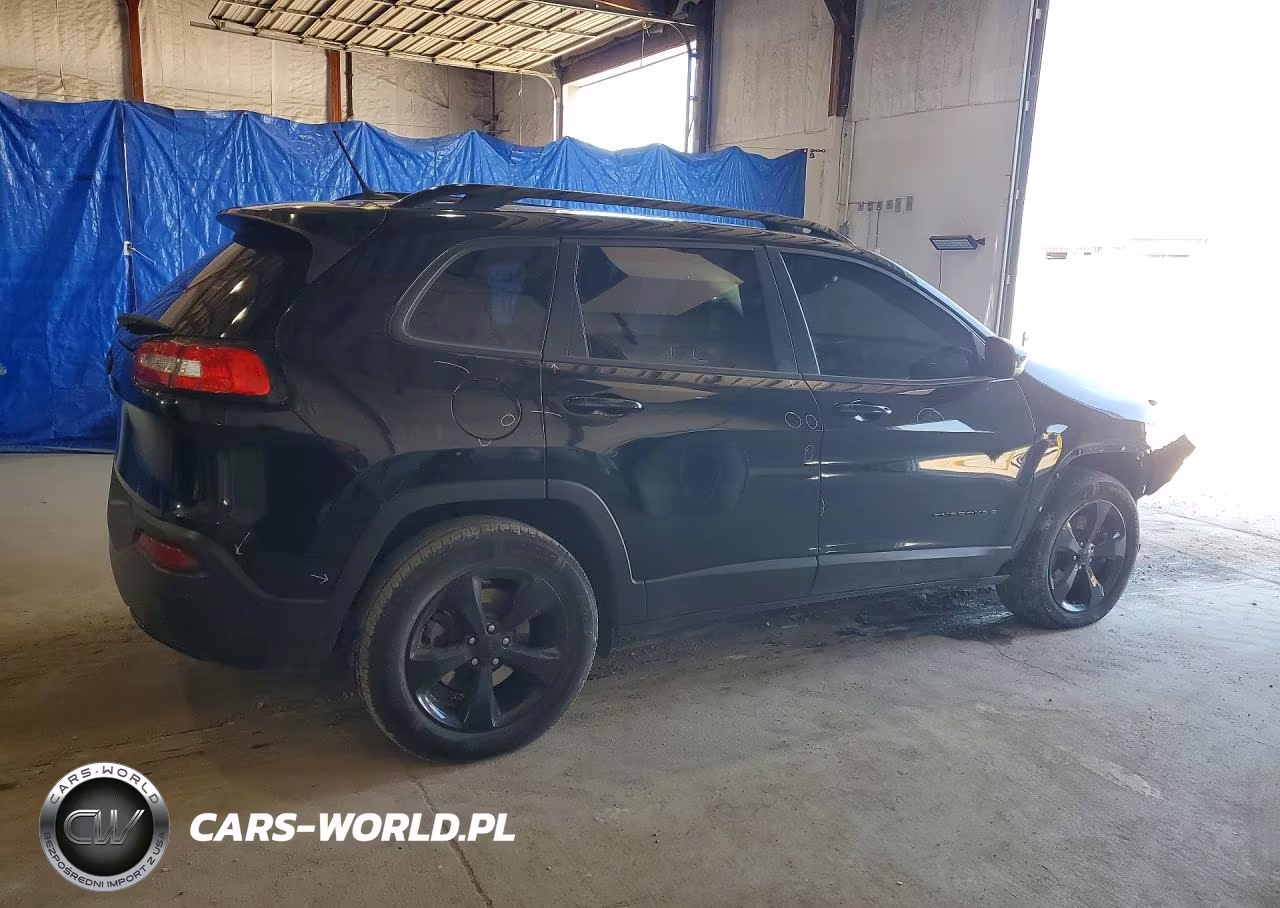 2018 Jeep Cherokee Latitude VIN:1C4PJMCBXJD509250 - 3