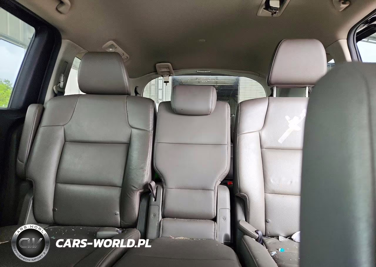 2016 Honda Odyssey Touring VIN:5FNRL5H98GB108294 - 10