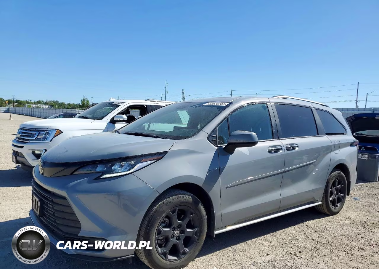 2026 Toyota Sienna Woodland Edition – zdjęcie 1 z 13