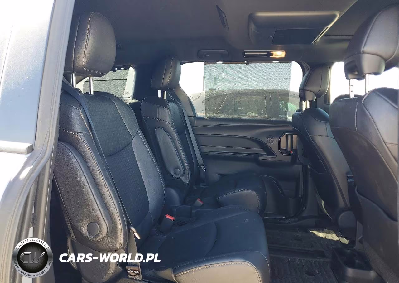 2026 Toyota Sienna Woodland Edition VIN:5TDCSKFC2TS231231 - 11